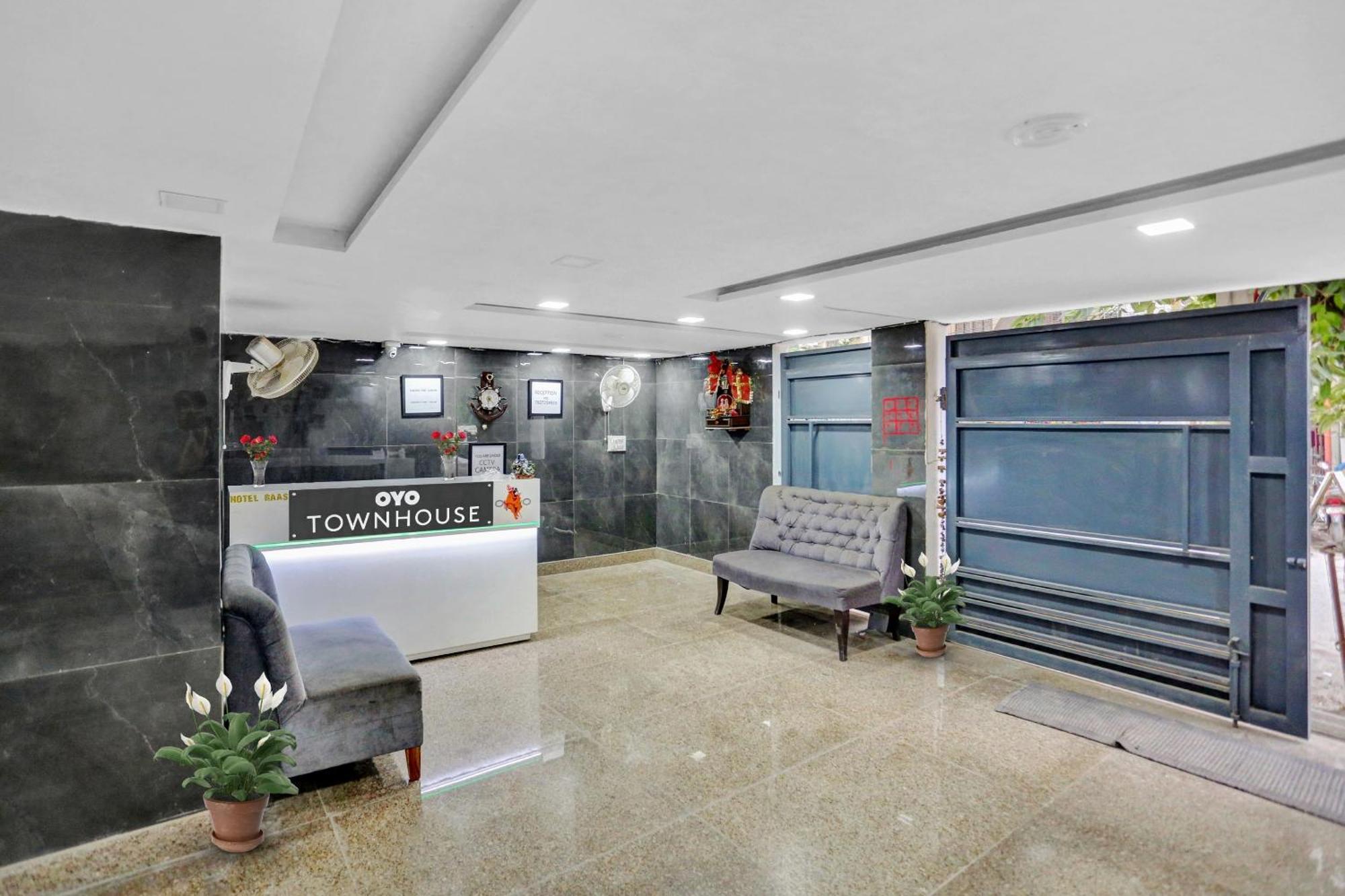 Capital O Hotel Moody Inn Delhi  Exterior photo